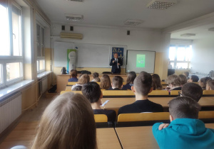 Debata Poznajemy bank centralny