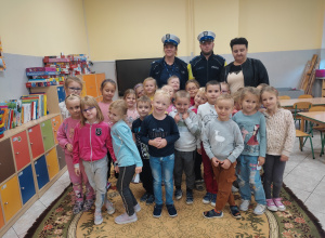 Bezpieczny Przedszkolak - spotkanie z policjantami z Komendy Powiatowej Policji w Opocznie